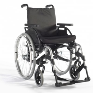 rahm_Leichtgewicht-Rollstuhl_Breezy+BasiX²-min rahm zentrum für gesundheit sanitätshaus versorgung mobilitätshilfen