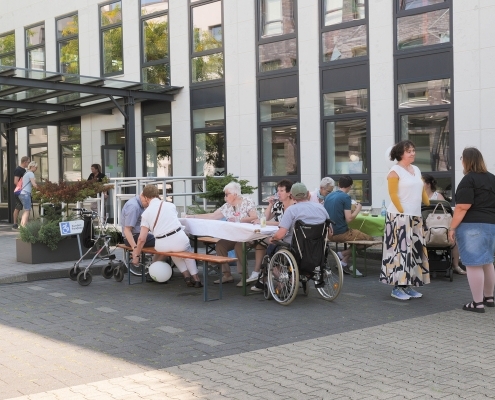 Sommerfestatmosphäre auf dem rahm Gesundheits- und Mobilitätstag auf dem rehacampus Sommerfestatmosphäre auf dem rahm Gesundheits- und Mobilitätstag auf dem rehacampus
