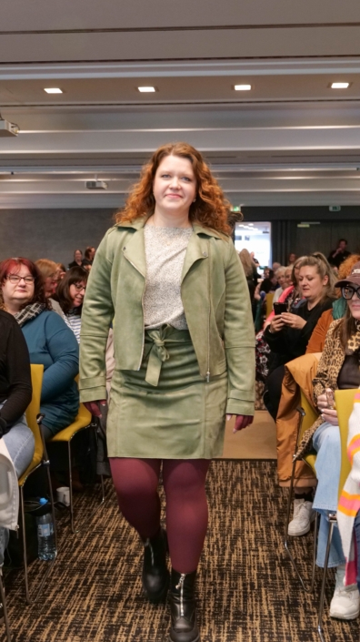 Kompressionsmodell beim Catwalk rahm Lip-:Lymph-Tag XXL 2025 in Köln