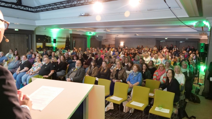 Voller Raum beim rahm Lip-:Lymph-Tag XXL in Köln